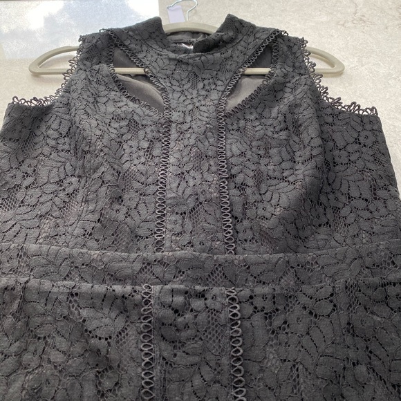 Adelyn Rae BNWT Black Lace Dress with Cut-outs - Picture 4 of 12
